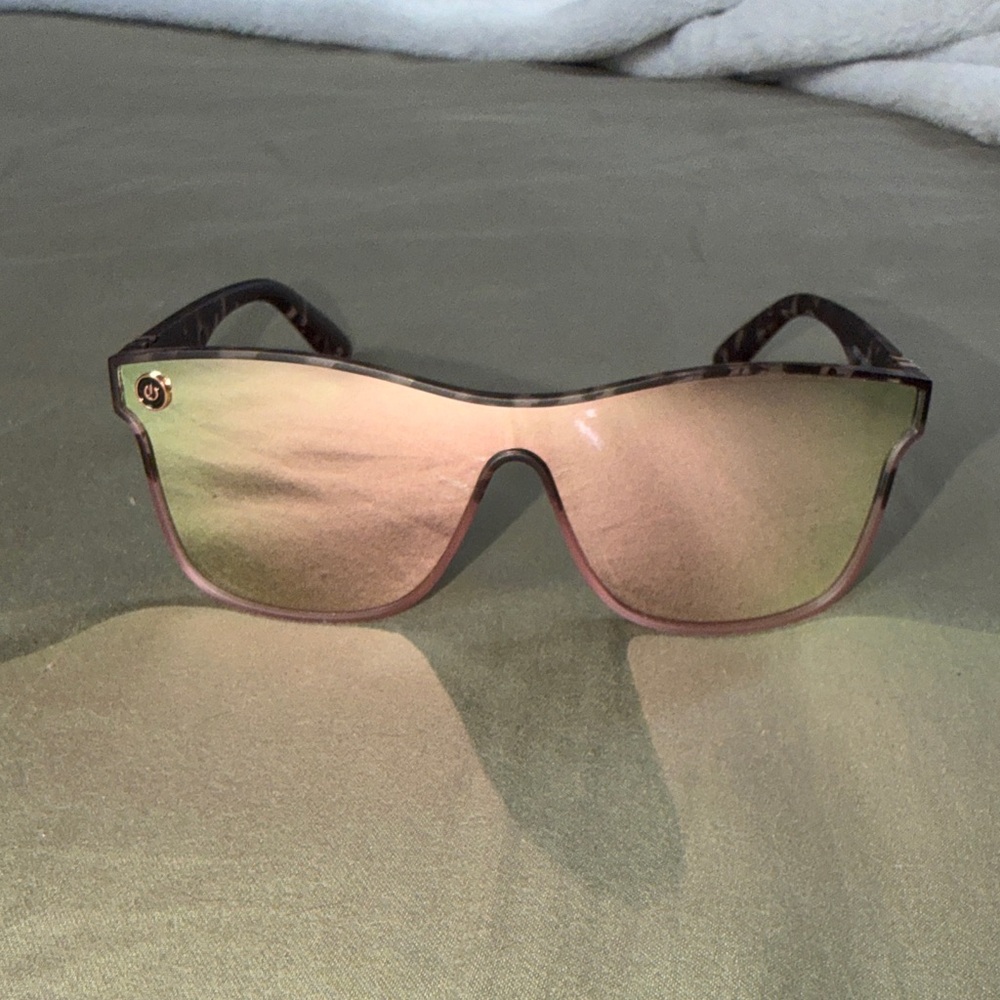 Stylish Sunglasses with Pink Lenses